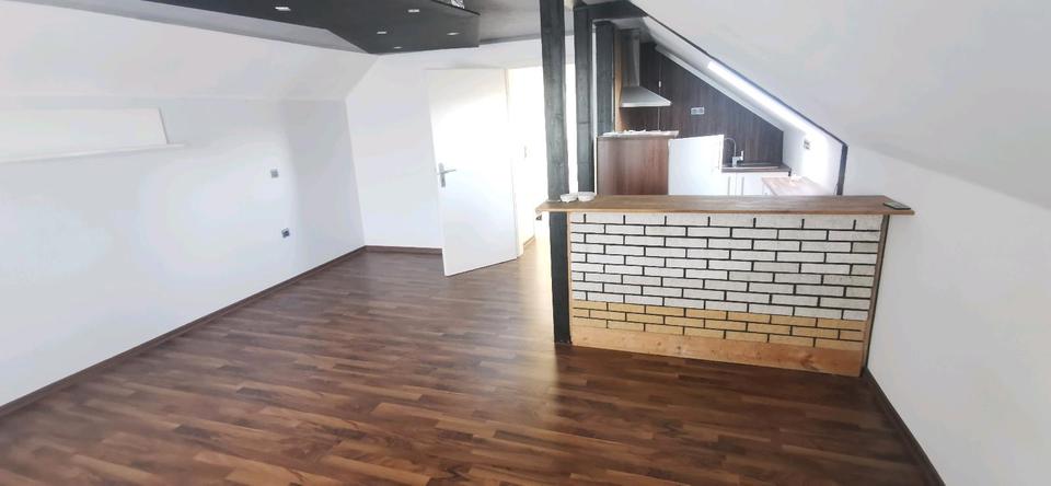 Dachgeschoßwohnung 50 m2 zimmer