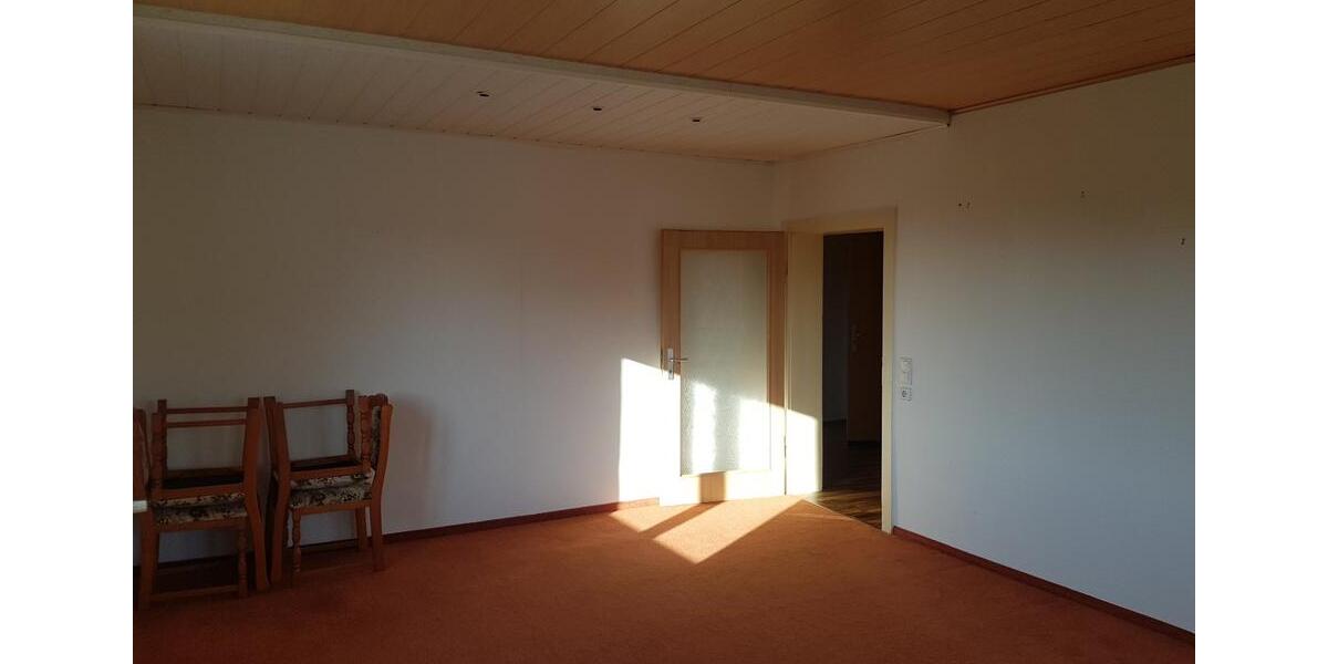 Erdgeschoßwohnung Eisfeld - 3 Zimmer, 100 m&sup2;, 680&euro; | Angebot:26523179