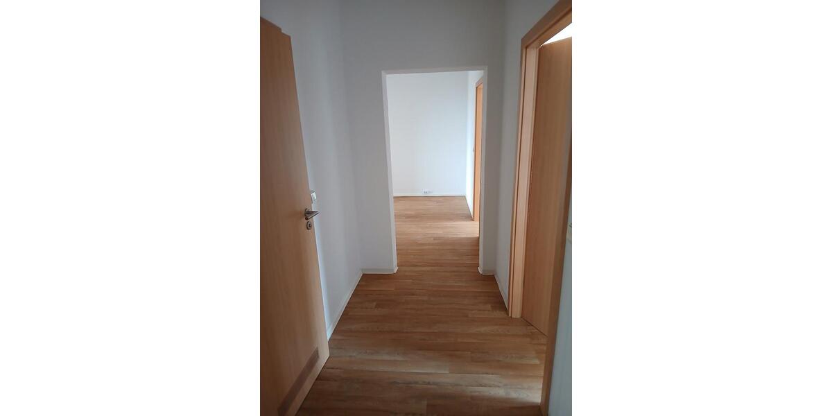 Etagenwohnung Ellefeld - 4 Zimmer, 93 m&sup2;, 435&euro; | Angebot:26368537
