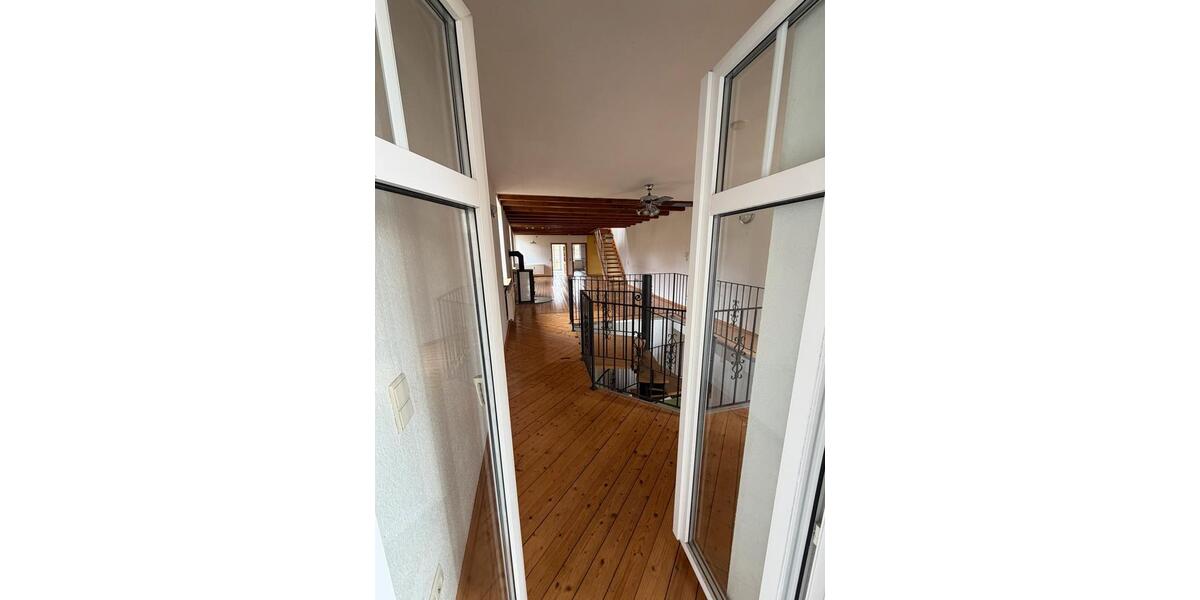 Etagenwohnung Einbeck - 4 Zimmer, 150 m&sup2;, 1.050&euro; | Angebot:26021990