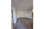 2-Zimmer Wohnung mit Balkon und Keller, großes Bad, ohne EBK