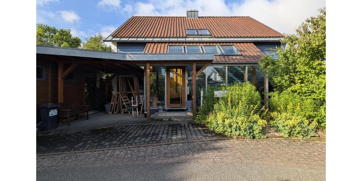 Einfamilienhaus mit Garten, Keller, Wärmepumpe & Photovoltaik in 6 zimmer