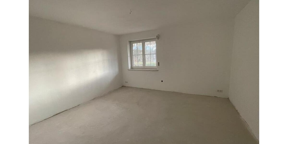 Erdgeschoßwohnung Nabburg - 3 Zimmer, 135 m&sup2;, 1.440&euro; | Angebot:25370217