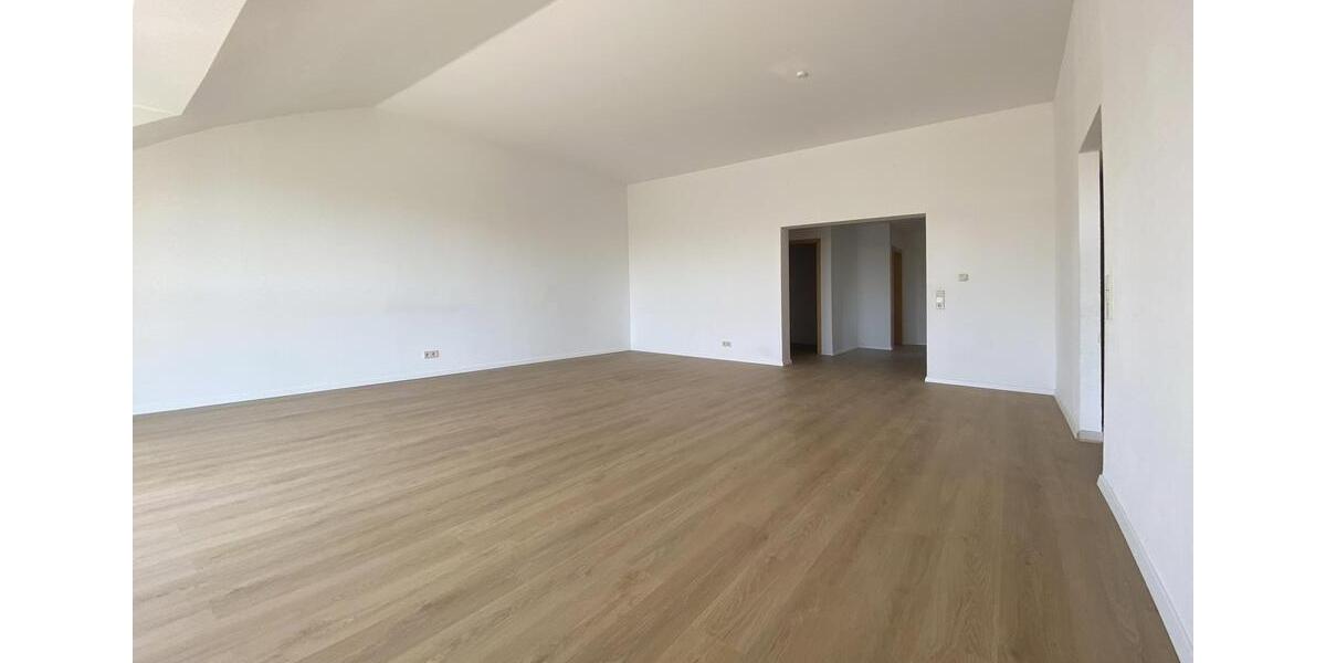 Dachgeschoßwohnung Speyer - 3 Zimmer, 116 m&sup2;, 1.400&euro; | Angebot:26615972