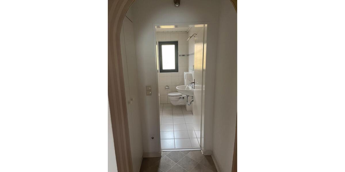 Etagenwohnung Hemsbach - 3 Zimmer, 80 m&sup2;, 1.200&euro; | Angebot:25162244