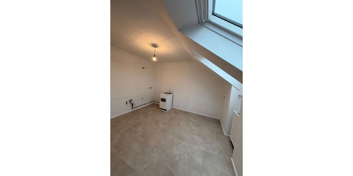 MG- Rheydt - zentrale helle und gemütliche 2-Zimmer Wohnung (60qm) - Dachgeschoßwohnung Mönchengladbach Rheydt | Angebot:27289648