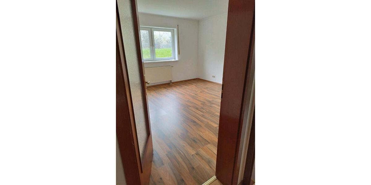 Etagenwohnung Ilmenau - 3 Zimmer, 72 m&sup2;, 450&euro; | Angebot:24702812