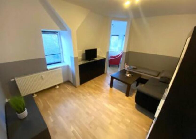 ️ Geteiltes WG-Zimmer in MehrpersonenWohnung