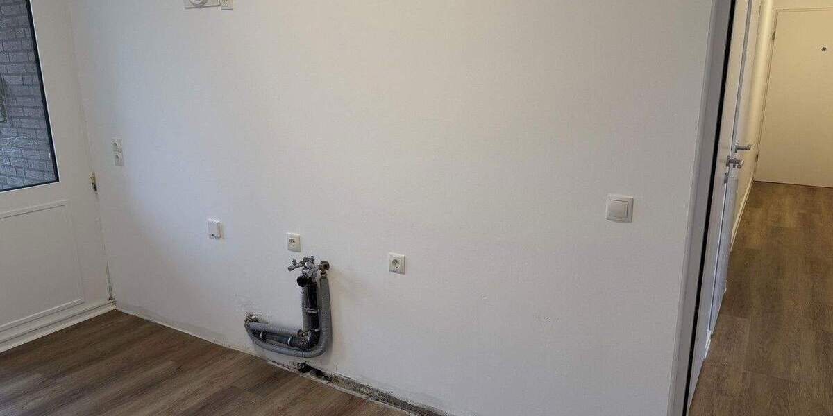 Etagenwohnung Köln Westhoven - 3 Zimmer, 96 m&sup2;, 1.400&euro; | Angebot:25154092