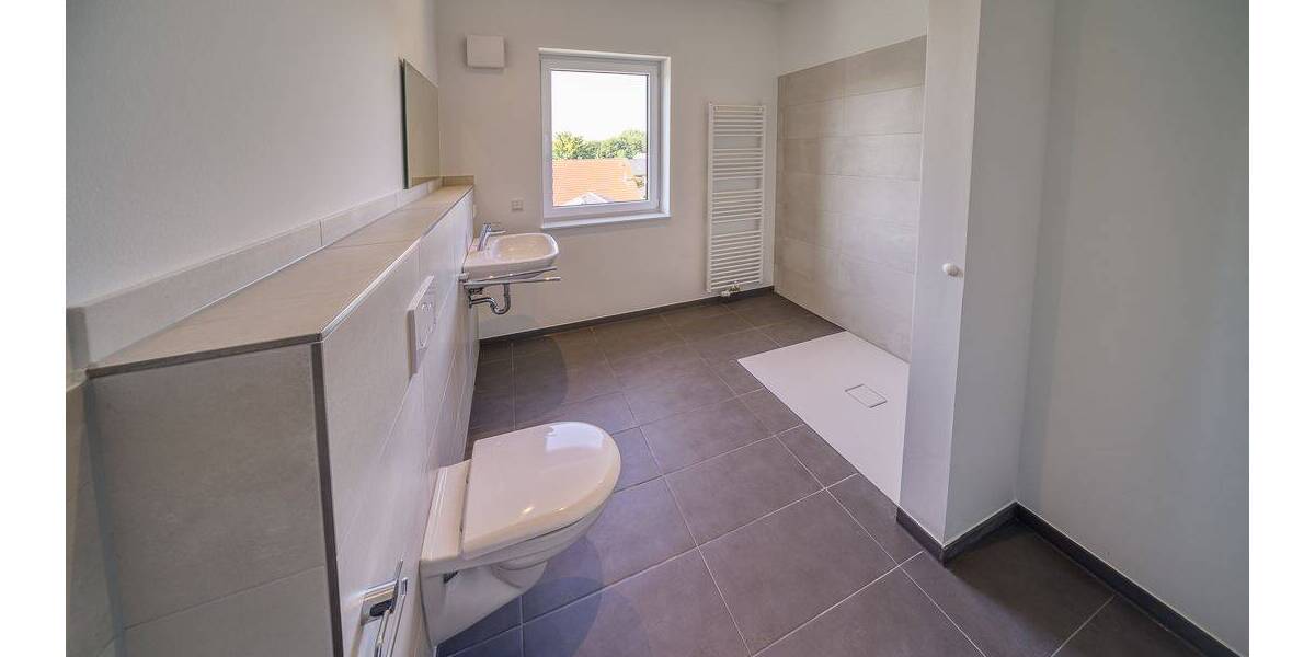 Etagenwohnung Stade Hohenwedel - 5 Zimmer, 122 m&sup2;, 1.595&euro; | Angebot:25968505