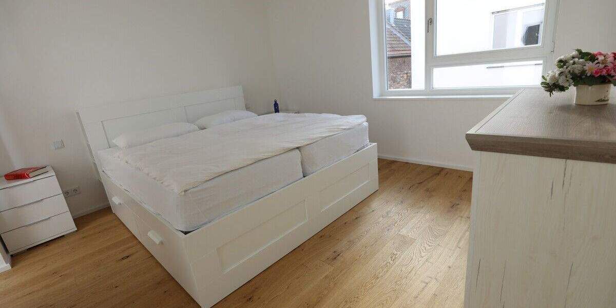 Einfamilienhaus Niederdorfelden - 7 Zimmer, 210 m&sup2;, 3.100&euro; | Angebot:24401392