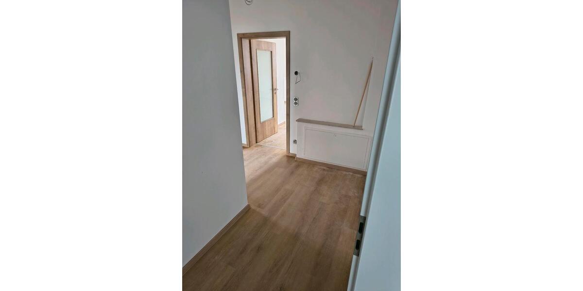 Dachgeschoßwohnung Großmehring - 3 Zimmer, 77 m&sup2;, 1.075&euro; | Angebot:25046055