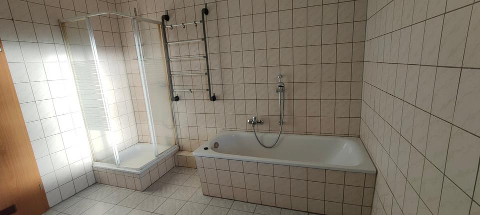 Etagenwohnung Neustadt in Sachsen - 3 Zimmer, 82 m&sup2;, 478&euro; | Angebot:24507997