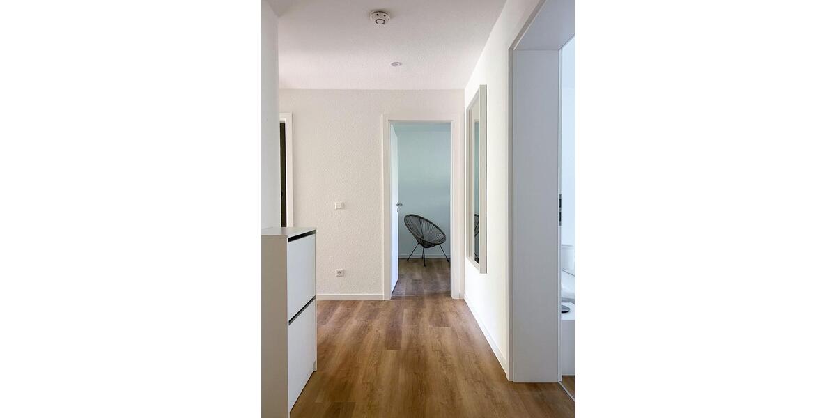 Möblierte 3 Zimmer Wohnung mit Balkon und Tiefgaragen-Stellplatz zimmer