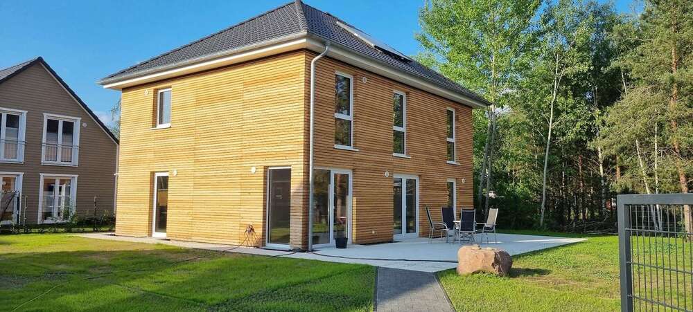 Einfamilienhaus Borkwalde - 5.5 Zimmer, 198 m&sup2;, 2.390&euro; | Angebot:25159146