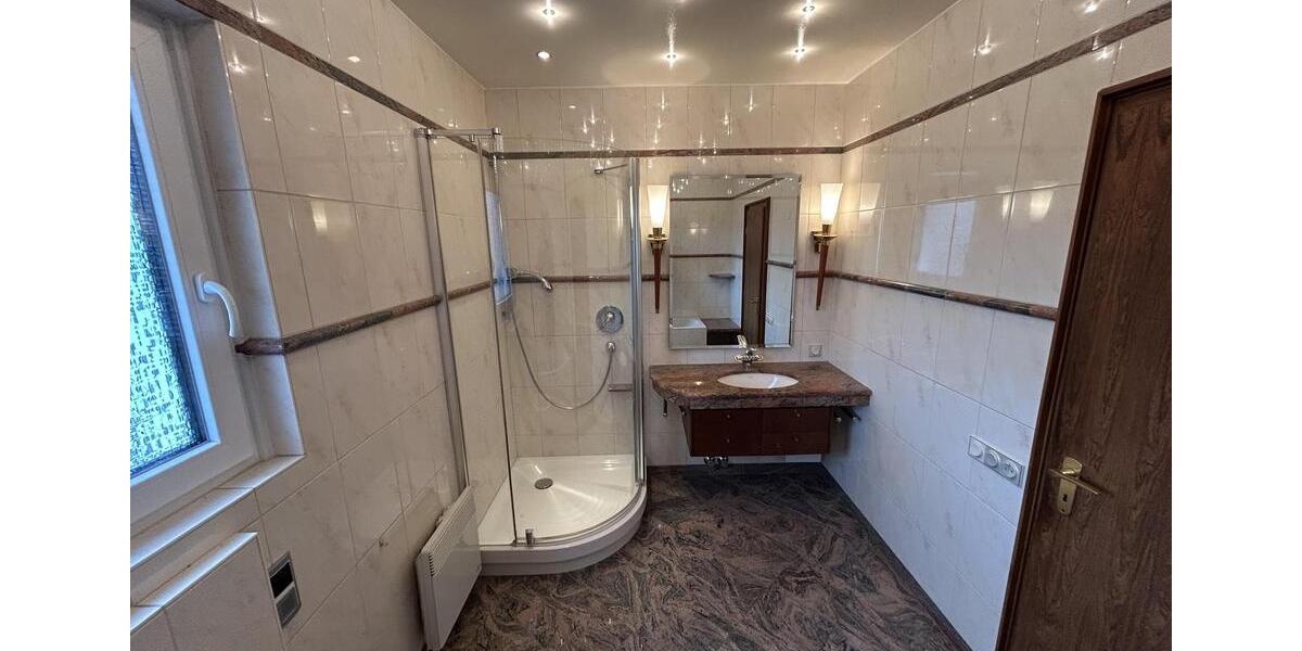 Einfamilienhaus Bielefeld Stieghorst - 3 Zimmer, 136 m&sup2;, 1.904&euro; | Angebot:26024188