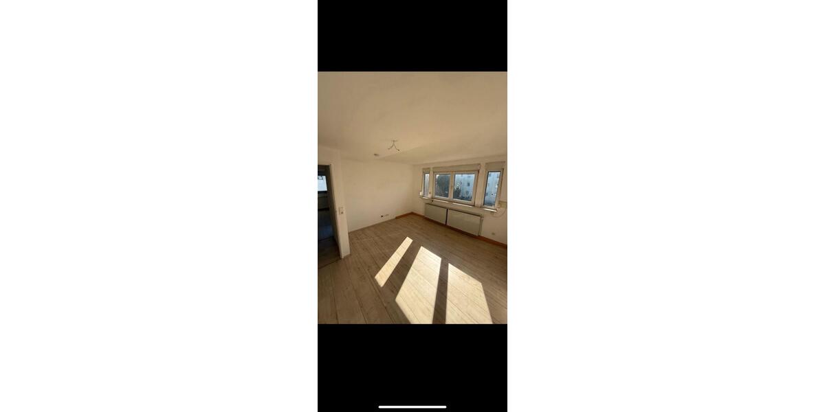 Dachgeschoßwohnung Friedberg (Hessen) - 4 Zimmer, 80 m&sup2;, 990&euro; | Angebot:24731772