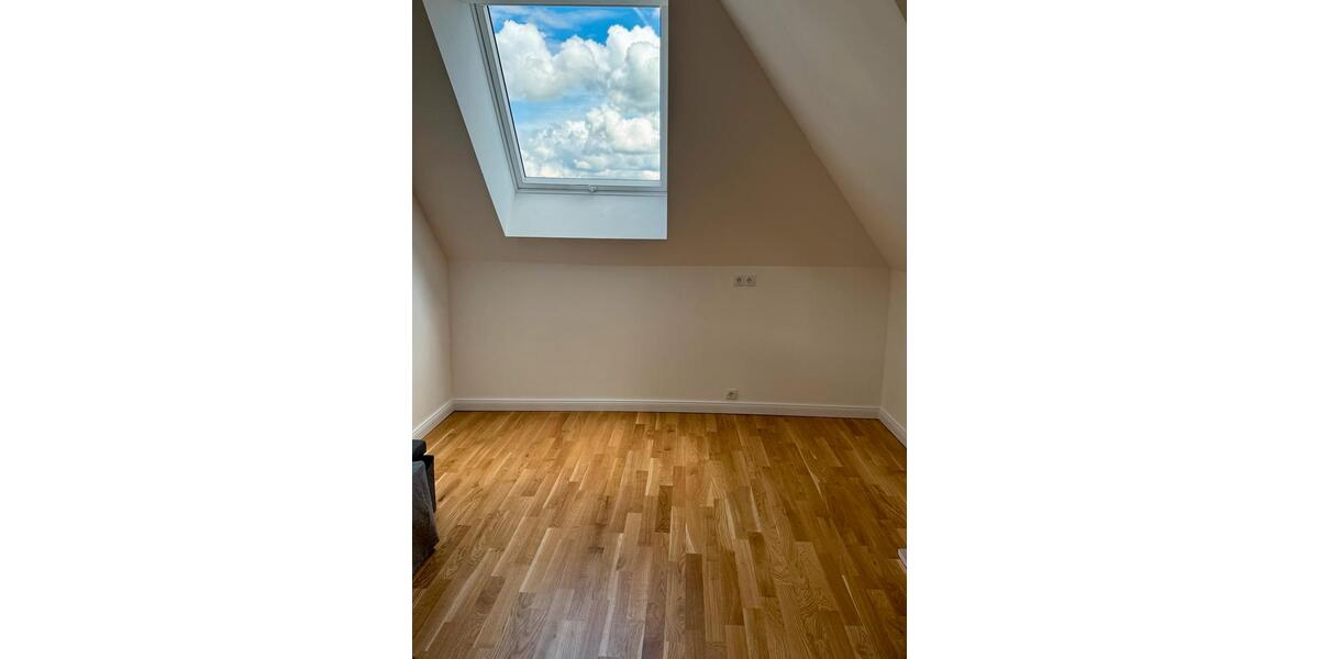 Dachgeschoßwohnung Werdau - 4 Zimmer, 112 m&sup2;, 925&euro; | Angebot:26587579