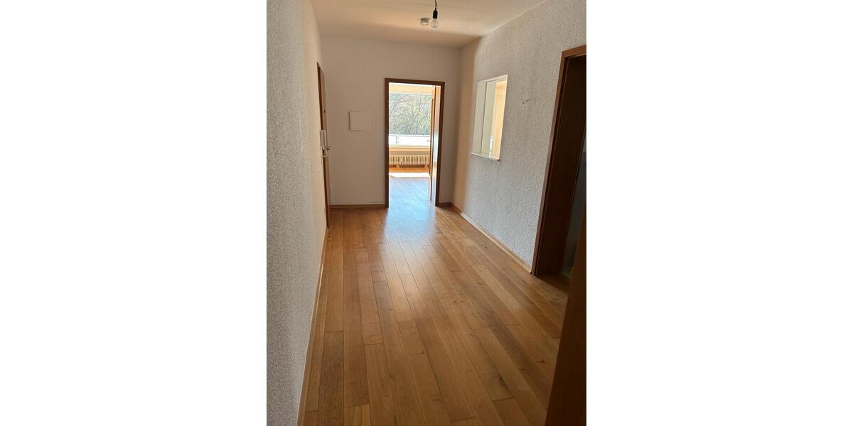 Hochparterre Solingen - 3 Zimmer, 82 m&sup2;, 880&euro; | Angebot:26534203