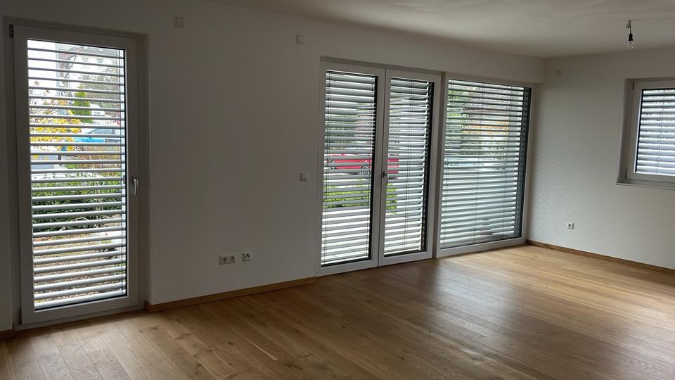 Erdgeschoßwohnung Baden-Baden Baden - 3 Zimmer, 113 m&sup2;, 1.750&euro; | Angebot:26030733