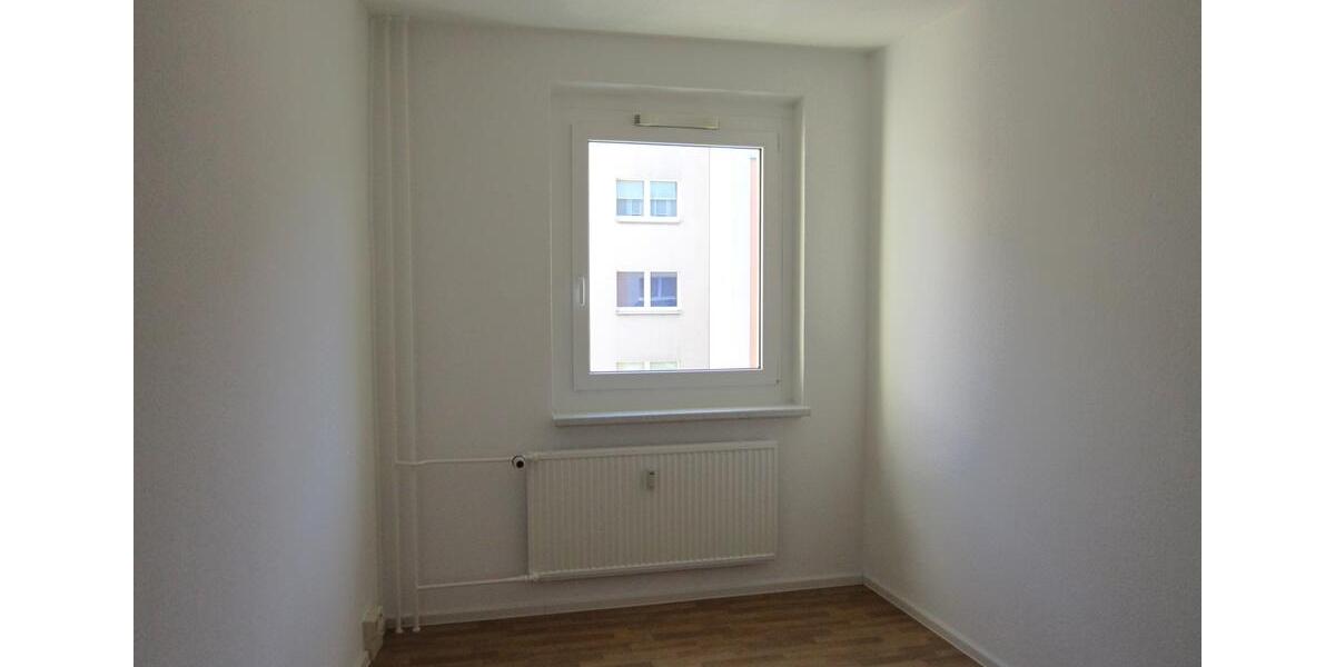 Etagenwohnung Crimmitschau - 4 Zimmer, 87 m&sup2;, 520&euro; | Angebot:19635396