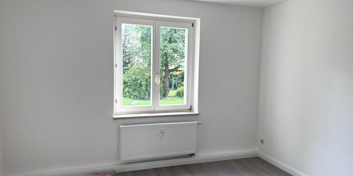 Frisch renovierte 3-Raum-Wohnung mit Balkon und bodentiefer Dusche! - Erdgeschoßwohnung Frankenberg | Angebot:27302075