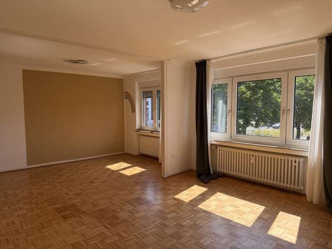 Etagenwohnung Duisburg - 2 Zimmer, 90 m&sup2;, 775&euro; | Angebot:27248977