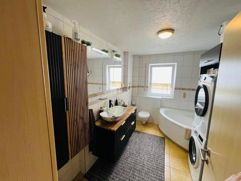5-Zimmer Wohnung mit EBK in Ammerbuch