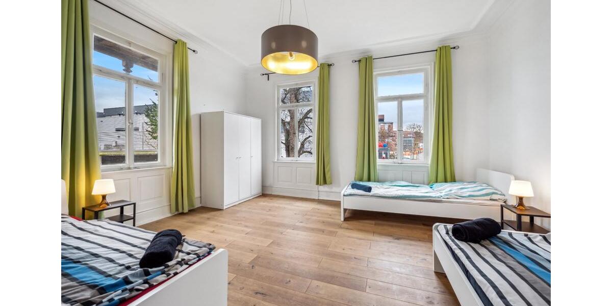 Wohnen auf Zeit Metzingen - 4 Zimmer, 140 m&sup2;, 140&euro; | Angebot:24841810