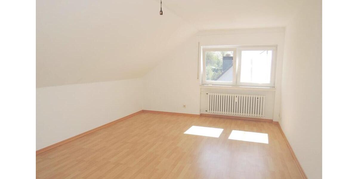 Dachgeschoßwohnung Trier Kürenz - 2 Zimmer, 50 m&sup2;, 625&euro; | Angebot:26006125