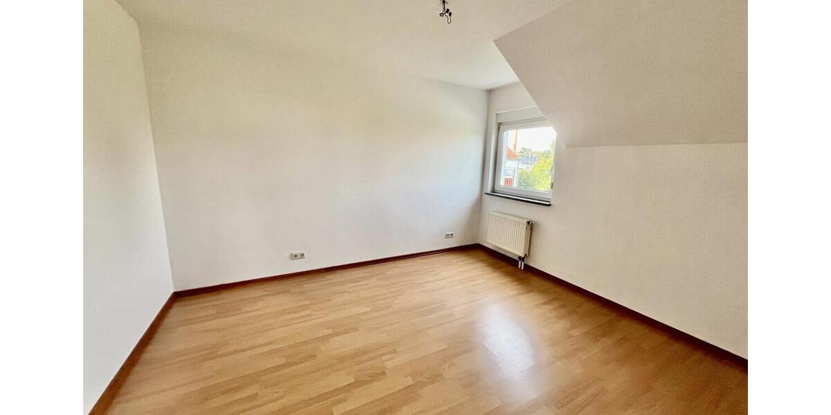 Dachgeschoßwohnung Pulsnitz - 4 Zimmer, 78 m&sup2;, 535&euro; | Angebot:25988412