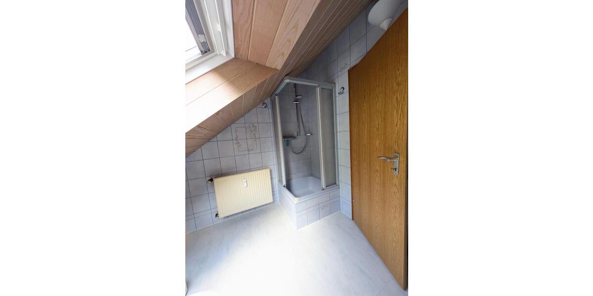 Dachgeschoßwohnung Nieste - 2 Zimmer, 82 m&sup2;, 650&euro; | Angebot:26626600
