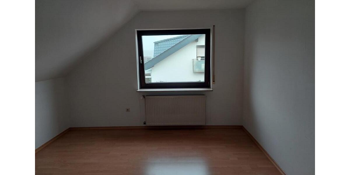 Dachgeschoßwohnung Haßmersheim - 4 Zimmer, 109 m&sup2;, 900&euro; | Angebot:25906945