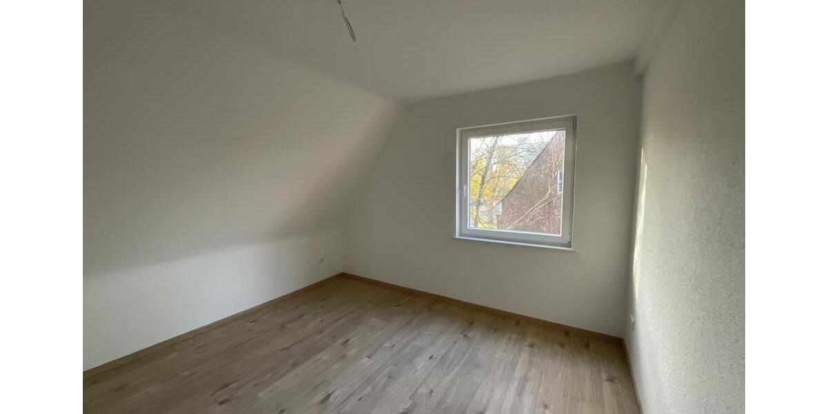 Dachgeschoßwohnung Wilhelmshaven - 3 Zimmer, 55 m&sup2;, 399&euro; | Angebot:26302236