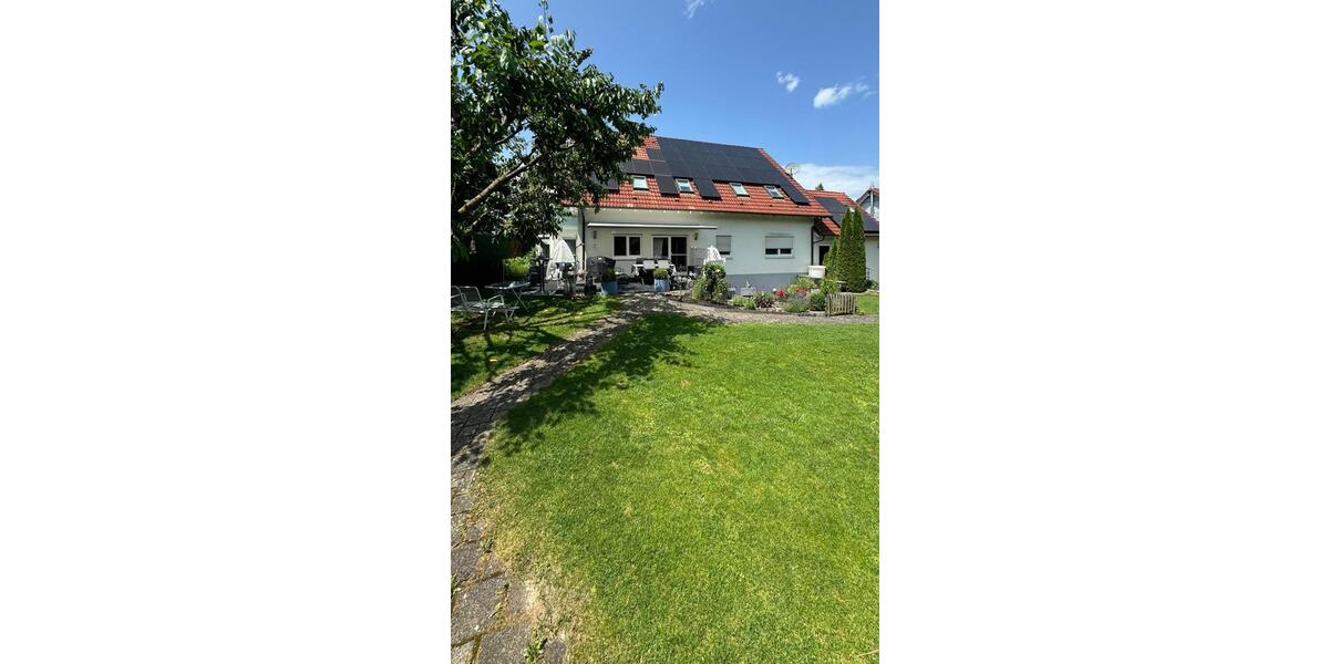 Ideal für Paare mit hohem Anspruch an Wohnkomfort: Barrierearme EG-Whg mit Gartenanteil in Eggingen 4 zimmer