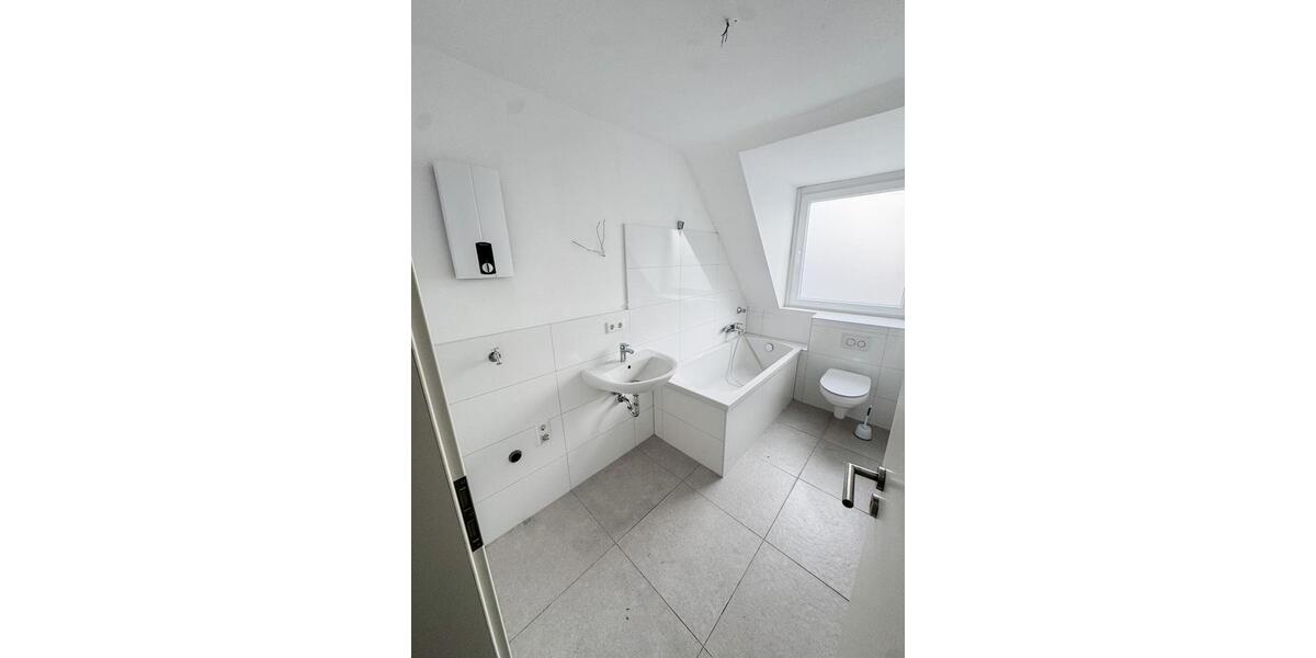 Dachgeschoßwohnung Essen Stadtkern - 2 Zimmer, 60 m&sup2;, 620&euro; | Angebot:24429805