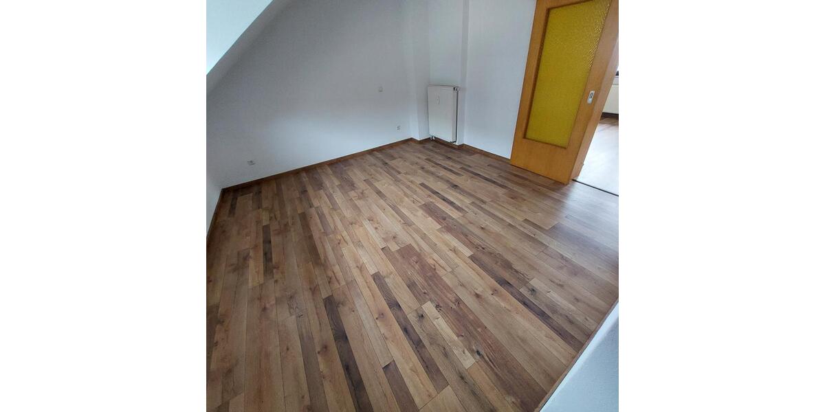 Dachgeschoßwohnung Saarbrücken West - 2 Zimmer, 55 m&sup2;, 430&euro; | Angebot:24786336