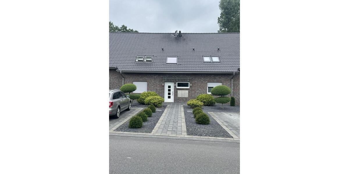 Dachgeschoßwohnung Niederkrüchten - 3 Zimmer, 77 m&sup2;, 780&euro; | Angebot:25222344