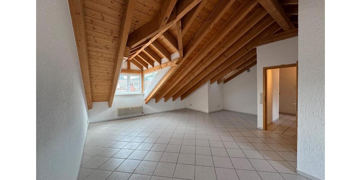 Dachgeschoßwohnung Lörrach - 2 Zimmer, 70 m&sup2;, 970&euro; | Angebot:26030741