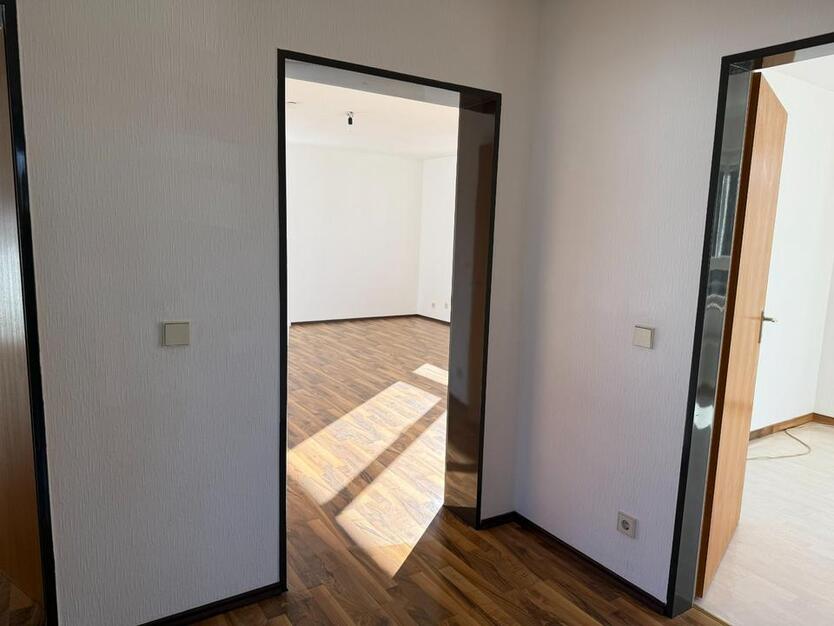 Lichtdurchflutete 2,5-Zimmer-Wohnung mit großem Balkon u. EBK zimmer