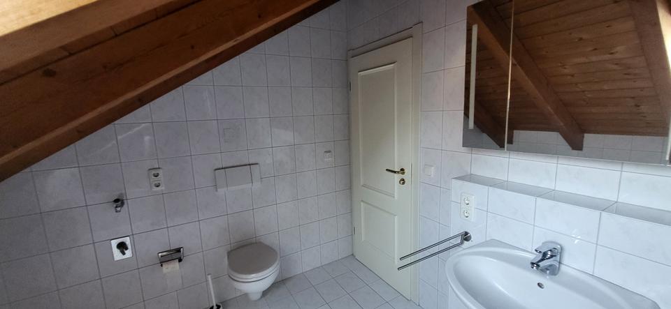 Dachgeschoßwohnung Dorfen - 2.5 Zimmer, 47 m&sup2;, 720&euro; | Angebot:24754006