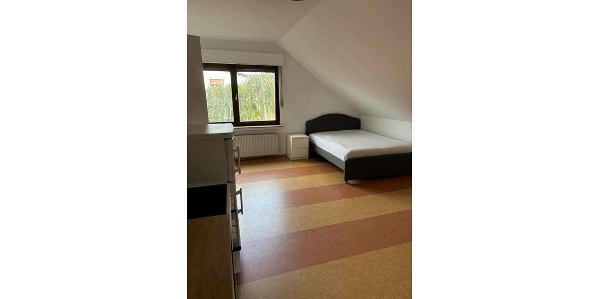 Etagenwohnung Kronach - 1 Zimmer, 27 m&sup2;, 350&euro; | Angebot:25351672