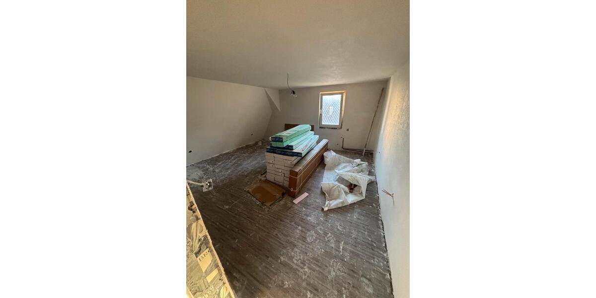 Dachgeschoßwohnung Peterswald-Löffelscheid Löffelscheid - 4 Zimmer, 105 m&sup2;, 820&euro; | Angebot:25328967