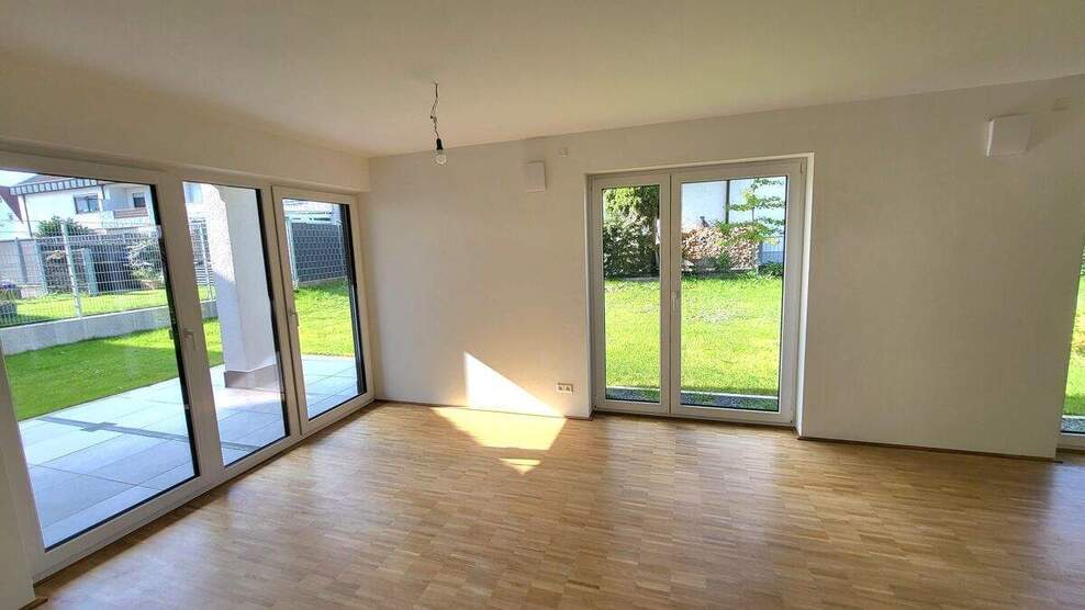 +++NU-Burlafingen, 4-Zi.-Mietwohnung, 105,60 m² Wfl., EG, großer Garten, Küche, 2 TG-Stpl.+++ 4 zimmer