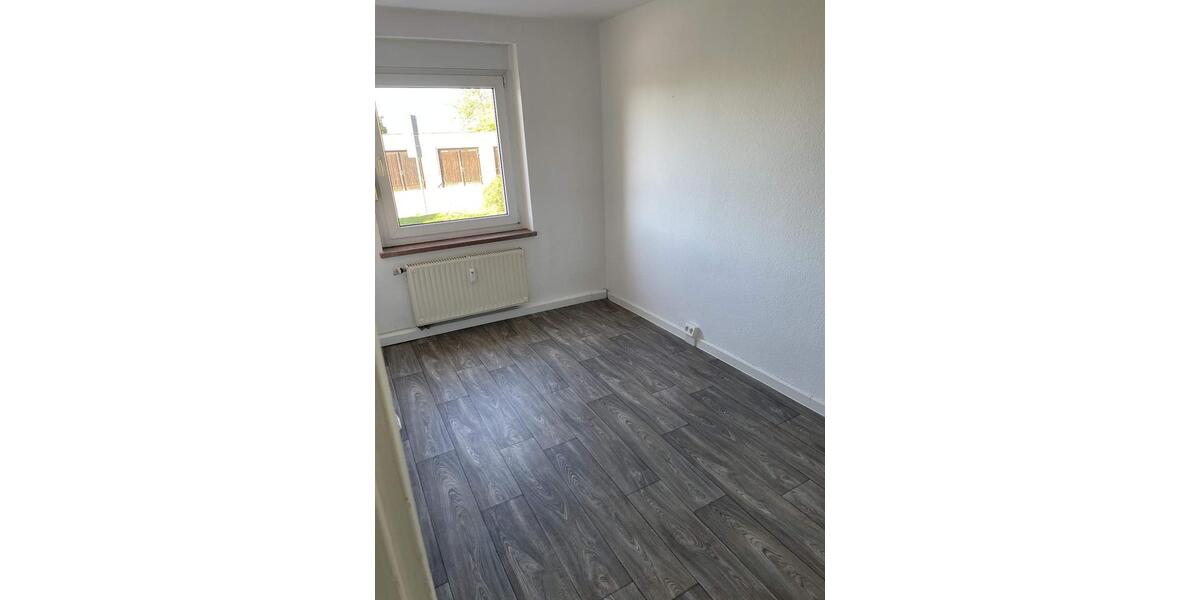 Erdgeschoßwohnung Döbeln - 3 Zimmer, 59 m&sup2;, 290&euro; | Angebot:26036474