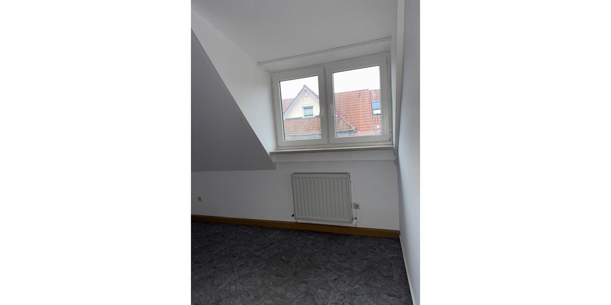 Dachgeschoßwohnung Straubing - 3 Zimmer, 48 m&sup2;, 670&euro; | Angebot:24548736