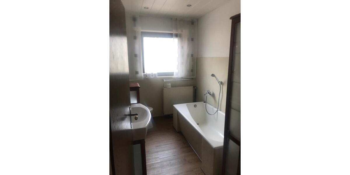 Etagenwohnung Osann-Monzel Monzel - 7 Zimmer, 180 m&sup2;, 1.350&euro; | Angebot:25973237