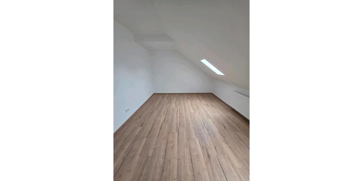 Dachgeschoßwohnung Bückeburg - 4 Zimmer, 76 m&sup2;, 975&euro; | Angebot:25909240