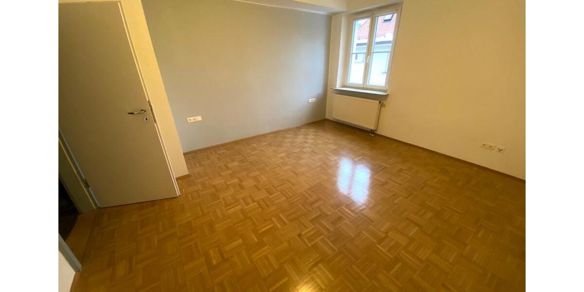 Etagenwohnung Bayreuth City - 3 Zimmer, 110 m&sup2;, 1.100&euro; | Angebot:26238596