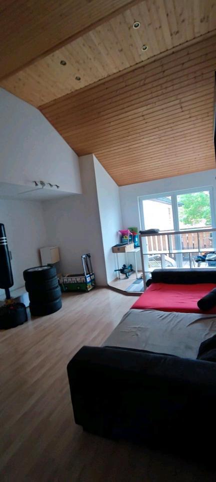 Möblierte 3 Zimmer Wohnung mit Balkon für 4 Personen